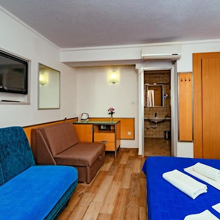 Petrovac Hotel Savojo מראה חיצוני תמונה
