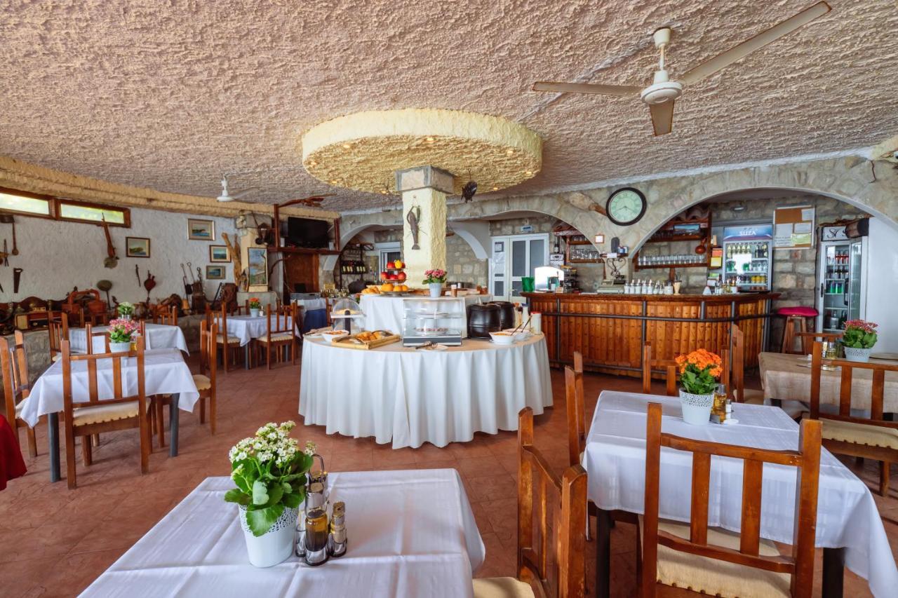 Petrovac Hotel Savojo מראה חיצוני תמונה