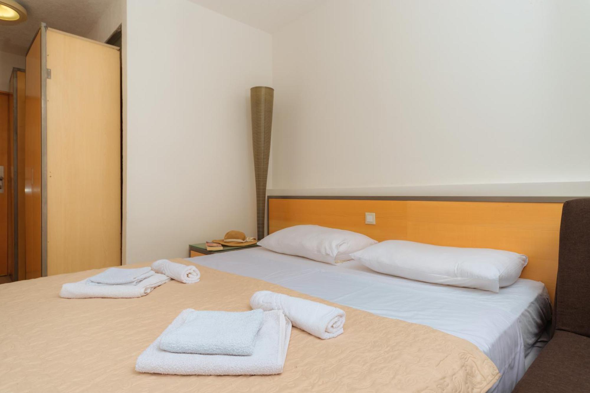 Petrovac Hotel Savojo מראה חיצוני תמונה
