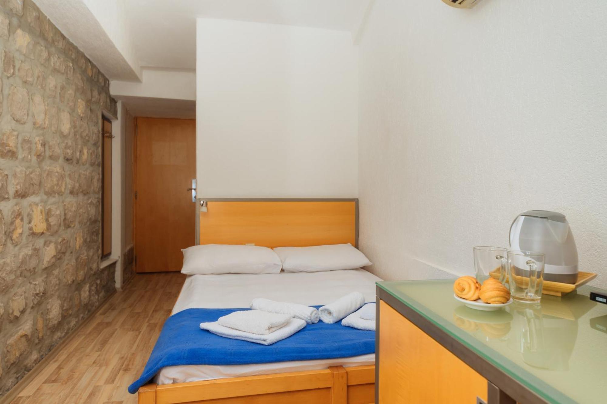 Petrovac Hotel Savojo מראה חיצוני תמונה