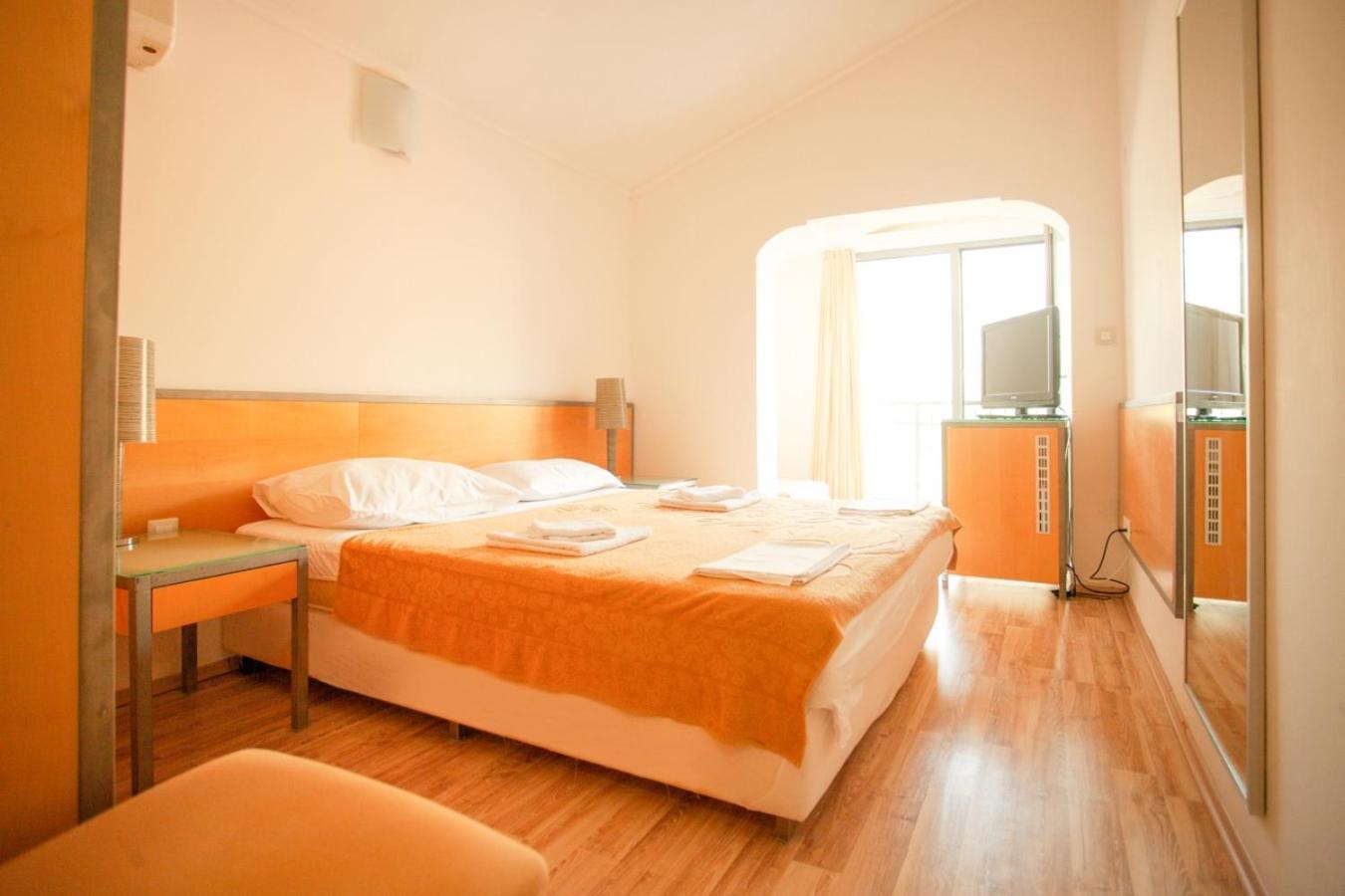 Petrovac Hotel Savojo מראה חיצוני תמונה